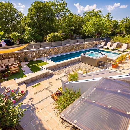 Villa Hrustika - Heated Pool, Jacuzzi & Sauna Gabonjin Exterior photo