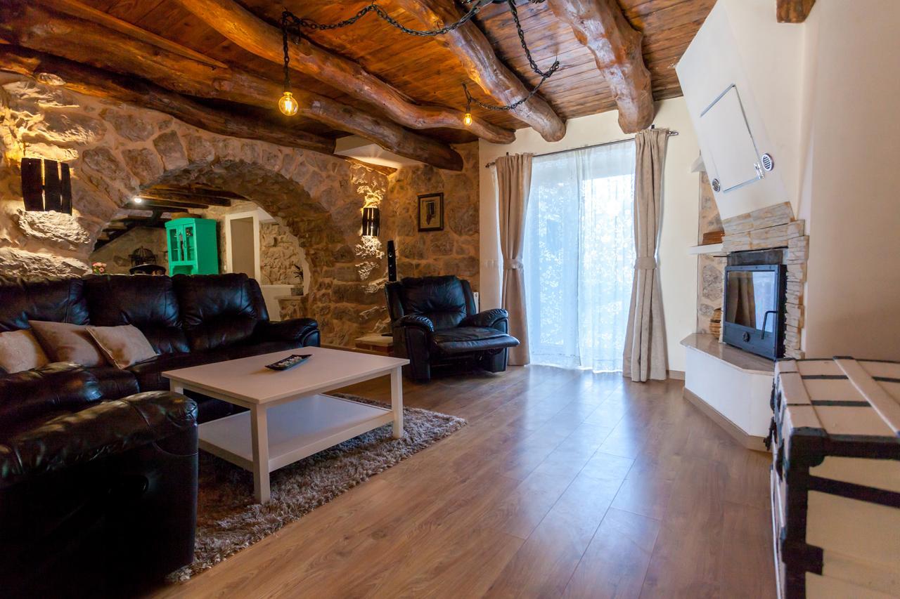 Villa Hrustika - Heated Pool, Jacuzzi & Sauna Gabonjin Exterior photo